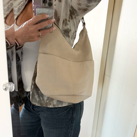 American Leather Company Carrie Hobo Bag in Cream - Picture 4 of 11